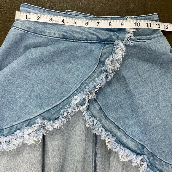 AKIRA Kelsey Overlay Wrap Denim Skirt Belt Size Small - Picture 11 of 13